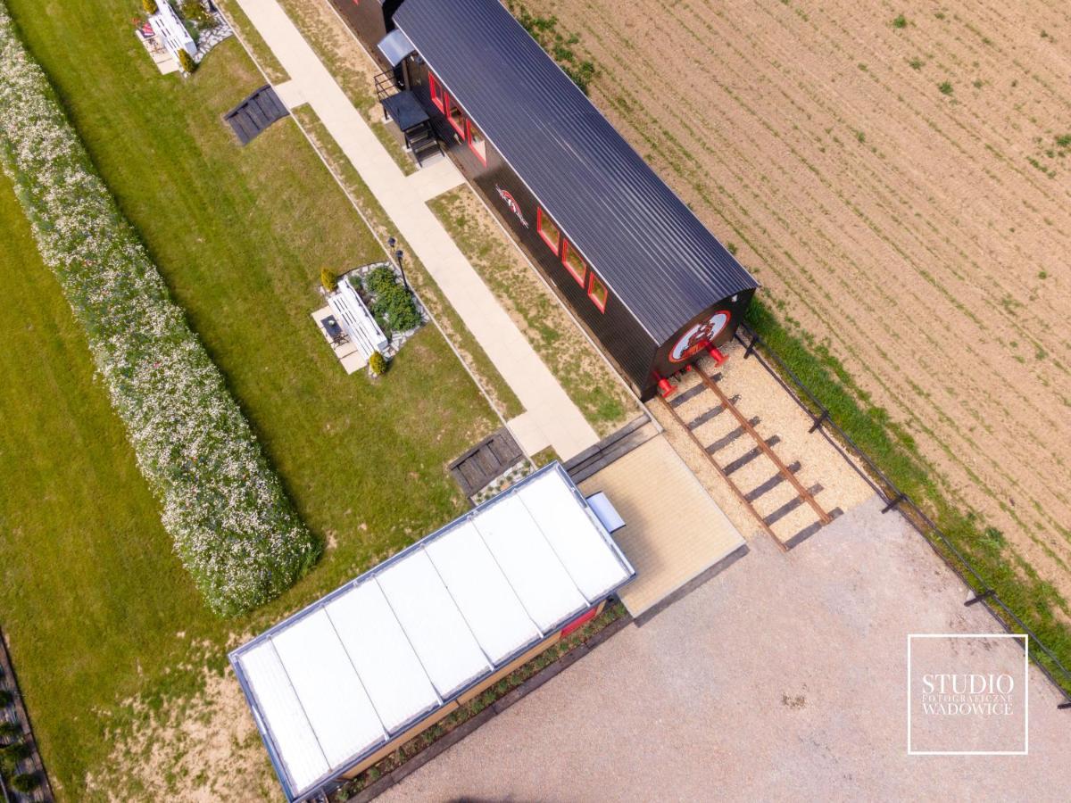 Stacja Galicja - Nocleg W Pociagu Blisko Energylandia Zator Bagian luar foto