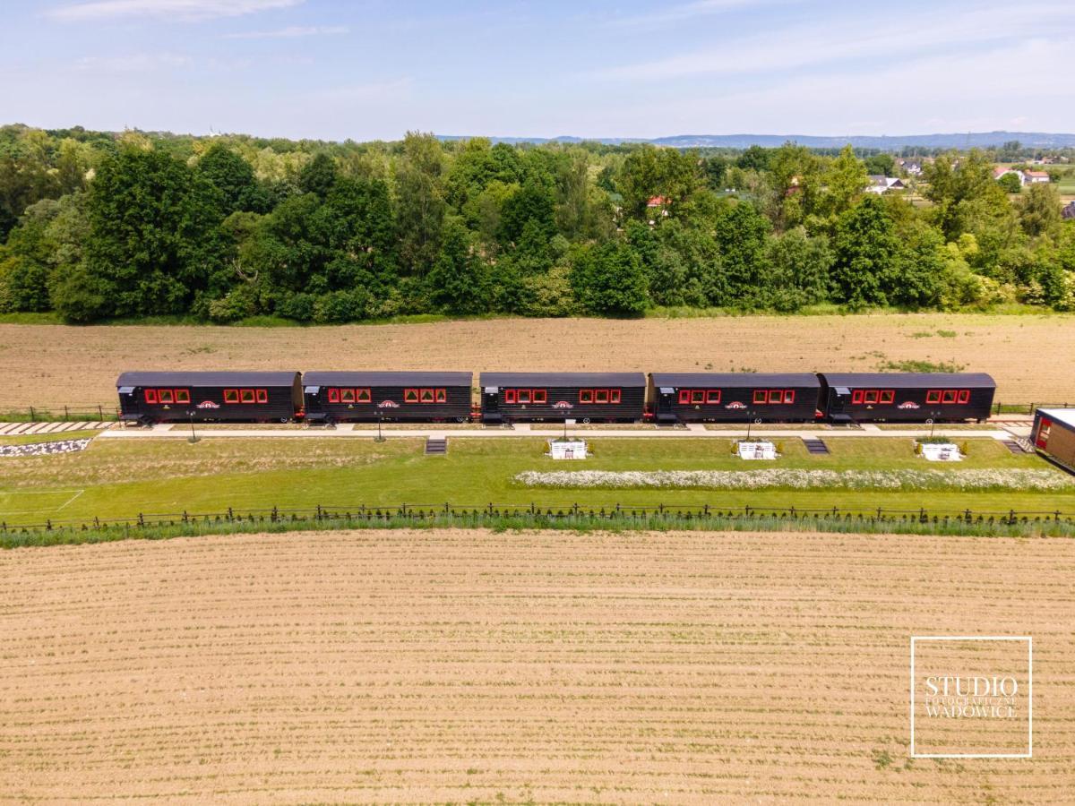 Stacja Galicja - Nocleg W Pociagu Blisko Energylandia Aparthotel Zator Bagian luar foto