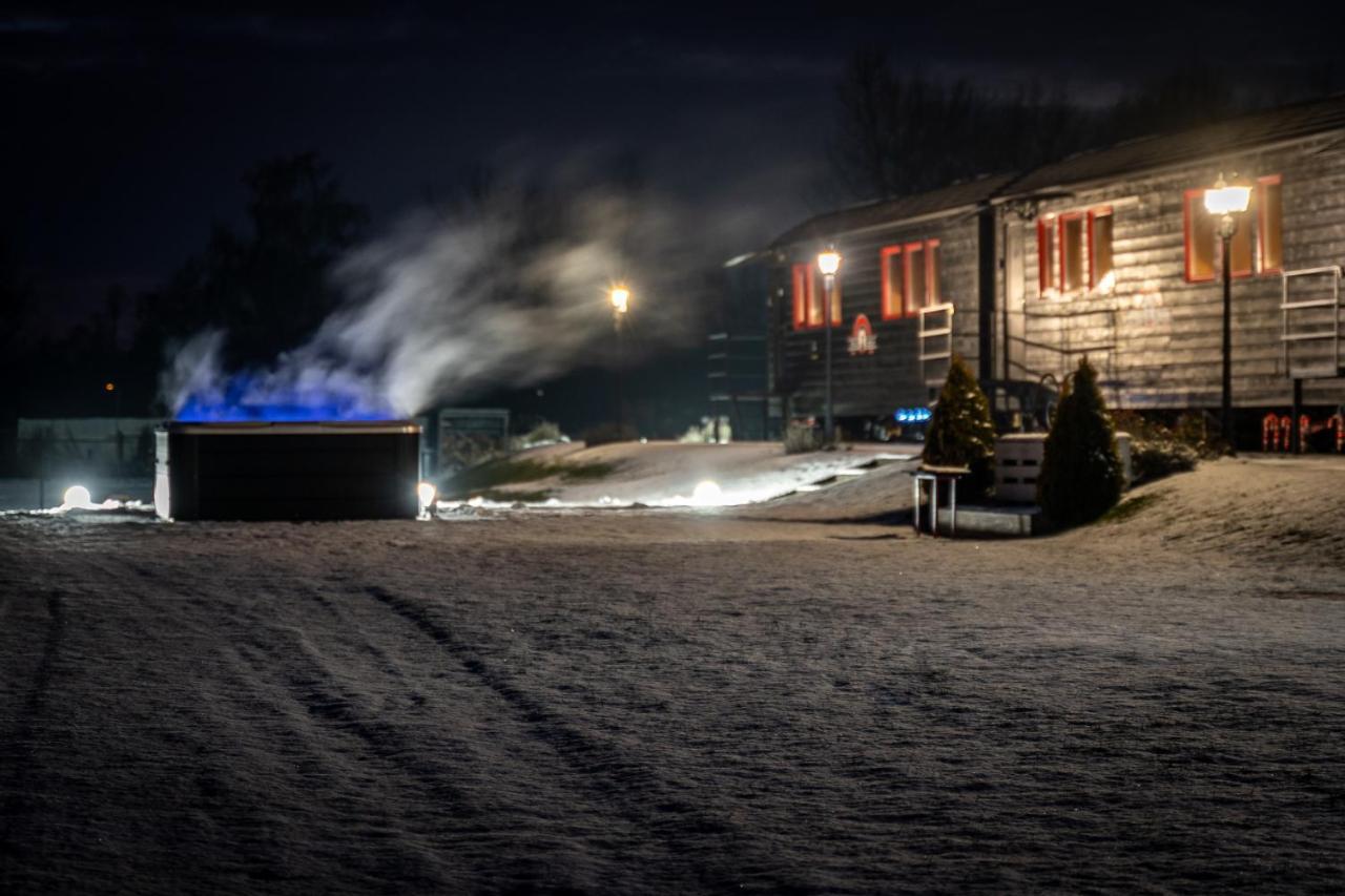 Stacja Galicja - Nocleg W Pociagu Blisko Energylandia Zator Bagian luar foto